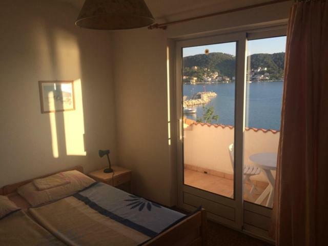 Apartman Supetarska Draga Apartment Екстериор снимка